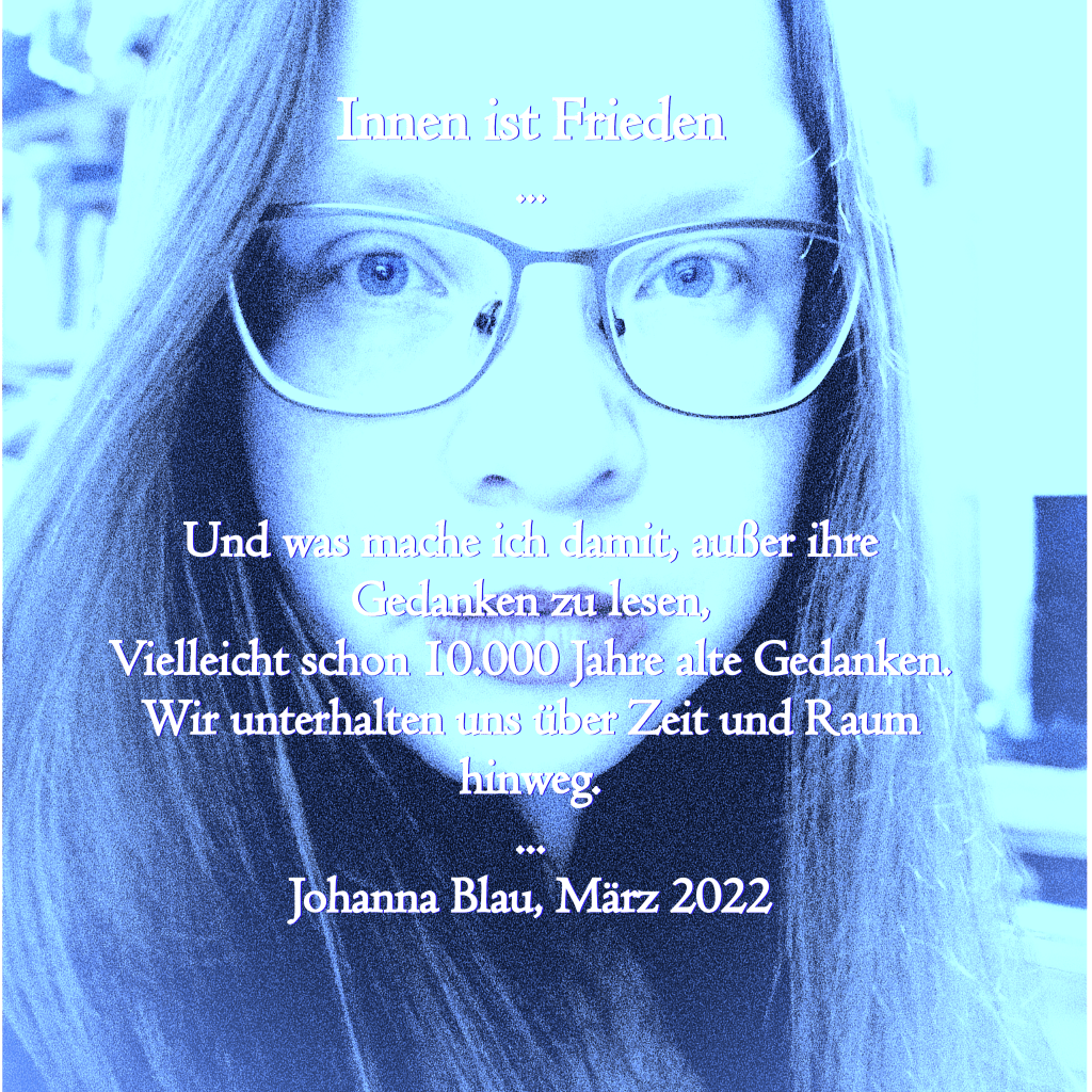 Portrait  der Autorin JB in blauen Farben, darauf mit weißer Schrift ein Auszug des Gedichts.